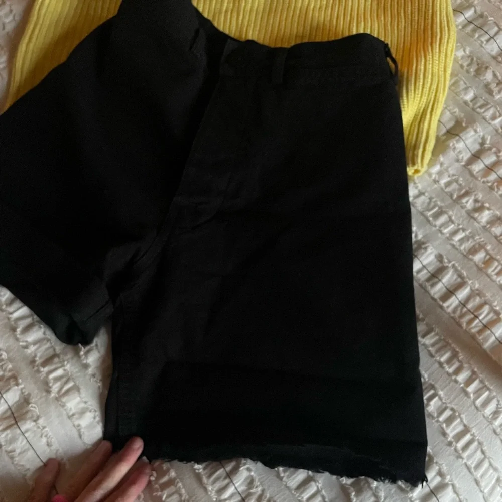 SOLD-Jesse Kamm Ranger Shorts Size 0 Black, EUC - Picture 13 of 15